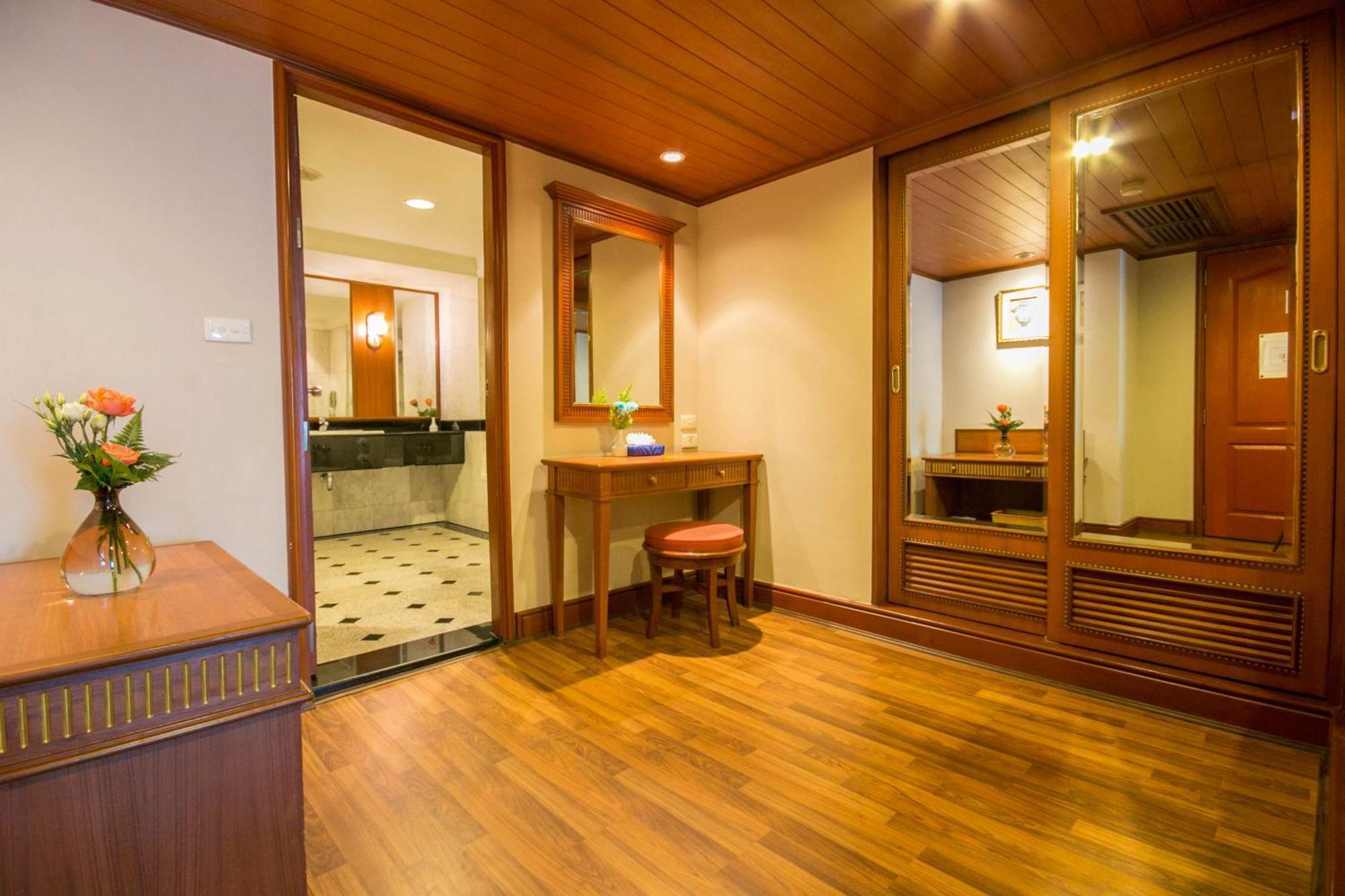 Golden Tulip Sovereign Hotel Bangkok Dış mekan fotoğraf