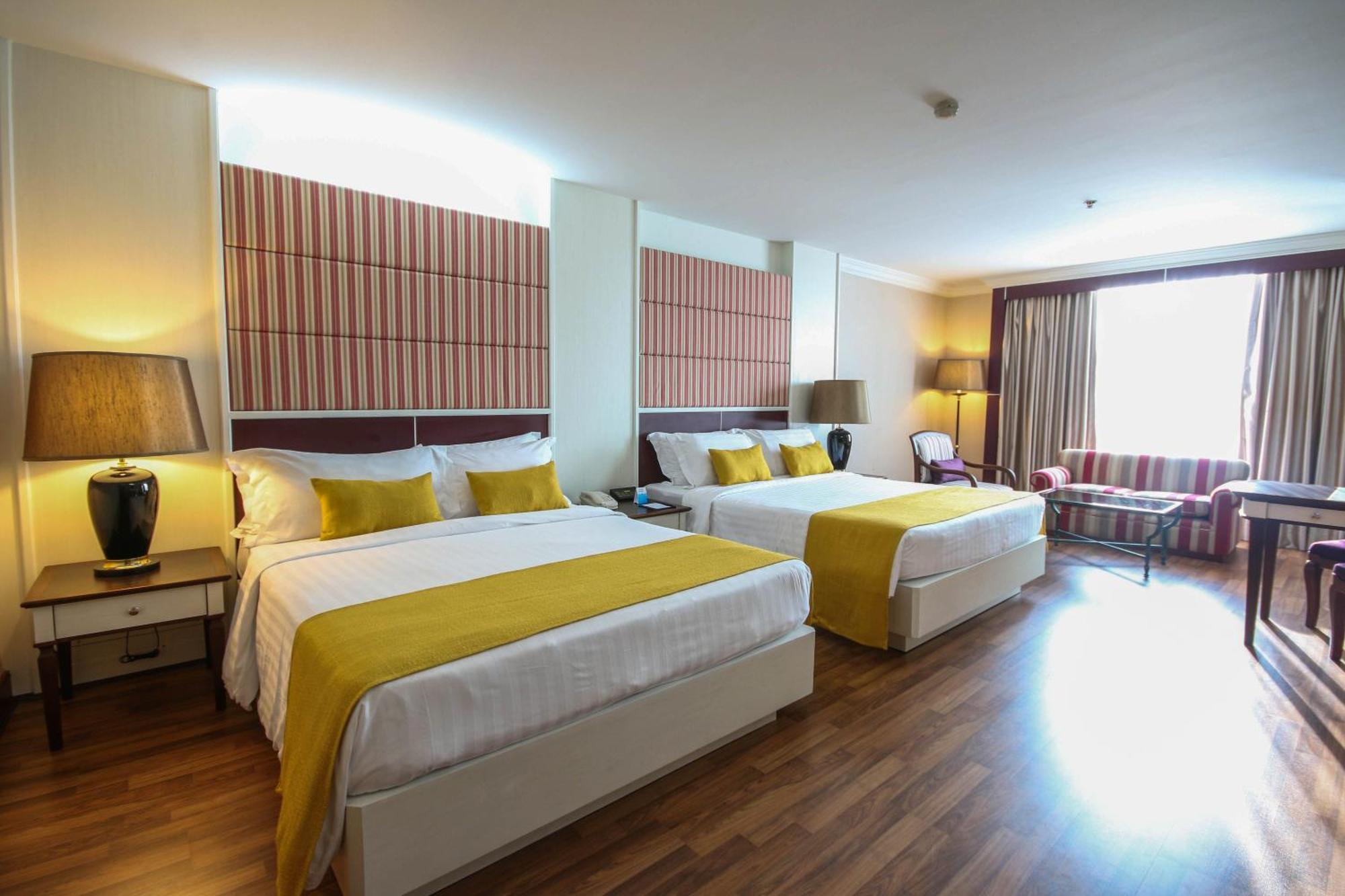 Golden Tulip Sovereign Hotel Bangkok Dış mekan fotoğraf