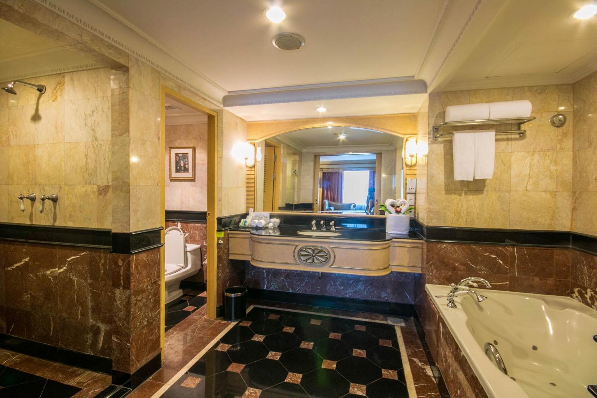 Golden Tulip Sovereign Hotel Bangkok Dış mekan fotoğraf