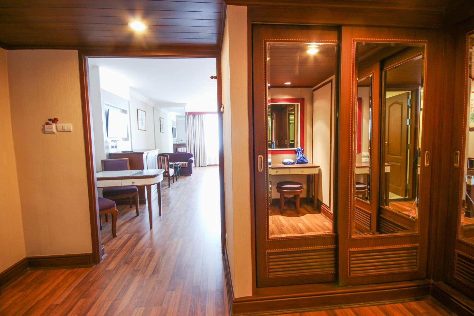 Golden Tulip Sovereign Hotel Bangkok Dış mekan fotoğraf